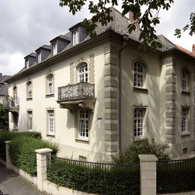 denkmalschutz-fenster-historisches-haus-augsburg Fenster an einem denkmalgeschützten Gebäude in Augsburg<br />