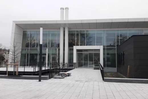 Aluminiumfassade Hallenbad Freibad Freising Glasfassade