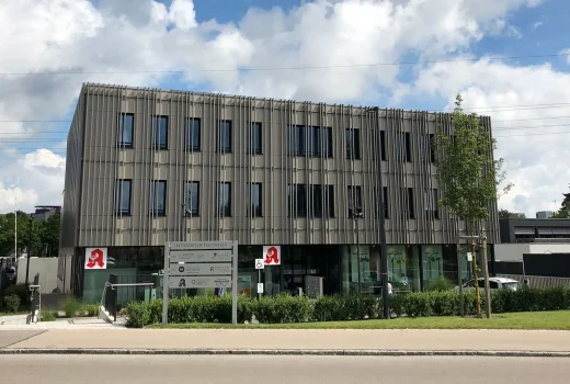 Fenster Sonnenschutz Ärztehaus Stadtbergen