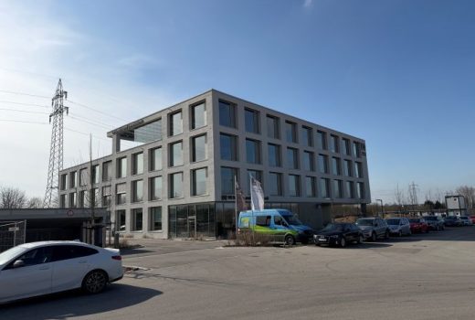 Sonnenschutz VR Bank Augsburg Gebäude